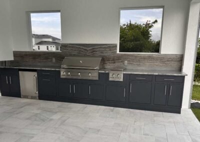 16-ft Anthracite w/ Standard doors & toe kicks