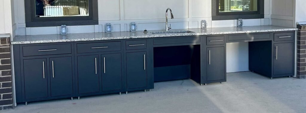 14-ft Graphite w/ Standard doors & custom counters — ADA layout
