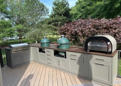 Cappuccino L-shape w/ Shaker doors & toe kicks, griddle & two BGEs