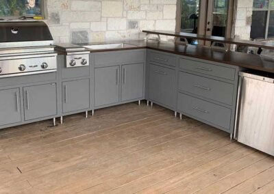 Cappuccino L-shape w/ Standard doors & bar riser